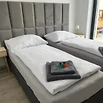 Golf Stella S Bazénom Villa *