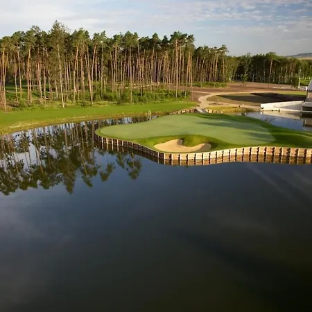 Golf Stella S Bazénom Királymajor