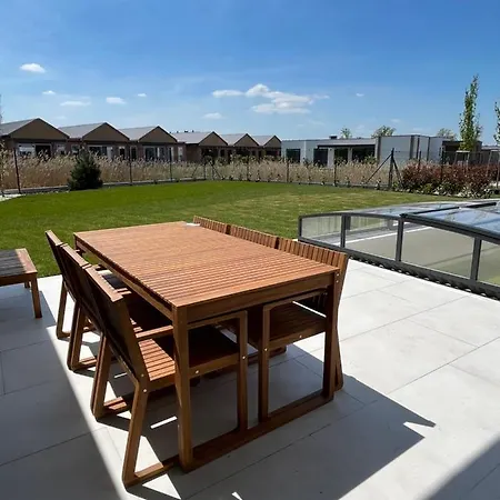 Golf Stella S Bazénom *